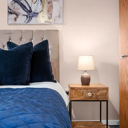 2 Bed Flat Manchester City-2